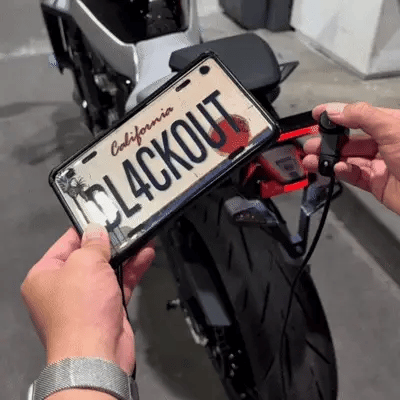 Protector de Placa para Moto - Cubre tu matricula al instante